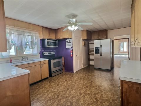 Tiny photo for 516 5th Avenue N, Clinton, IA 52732 (MLS # 12589657)