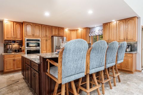 Tiny photo for 5076 Oak Hill Road, Rockford, IL 61109 (MLS # 12490174)