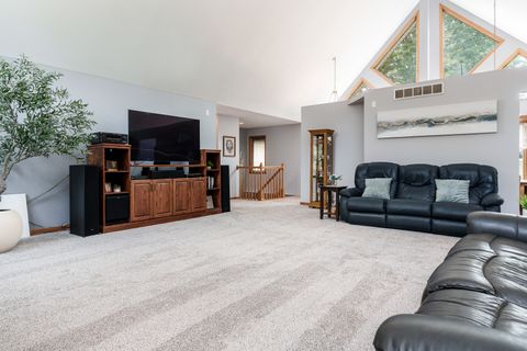 Tiny photo for 5076 Oak Hill Road, Rockford, IL 61109 (MLS # 12490174)