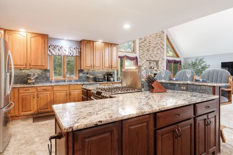 Tiny photo for 5076 Oak Hill Road, Rockford, IL 61109 (MLS # 12490174)