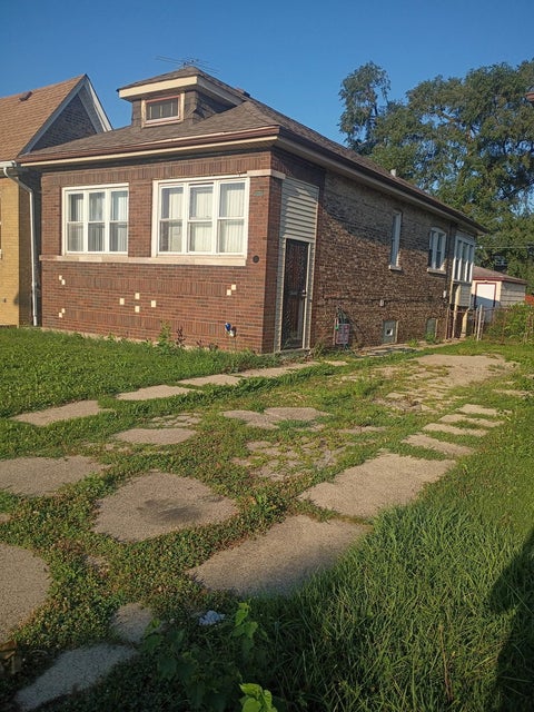 Photo of 8226 S Honore Street, Chicago, IL 60620 (MLS # 12719835)