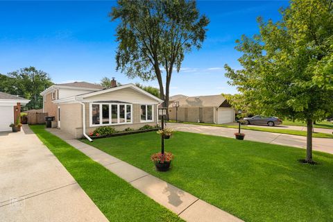 Tiny photo for 9833 Keystone Avenue, Skokie, IL 60076 (MLS # 12454126)