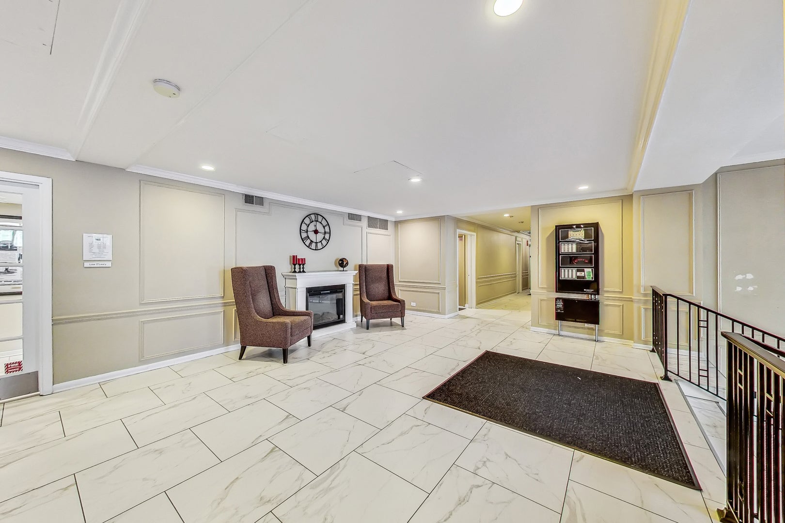 2909 N Sheridan Road 114