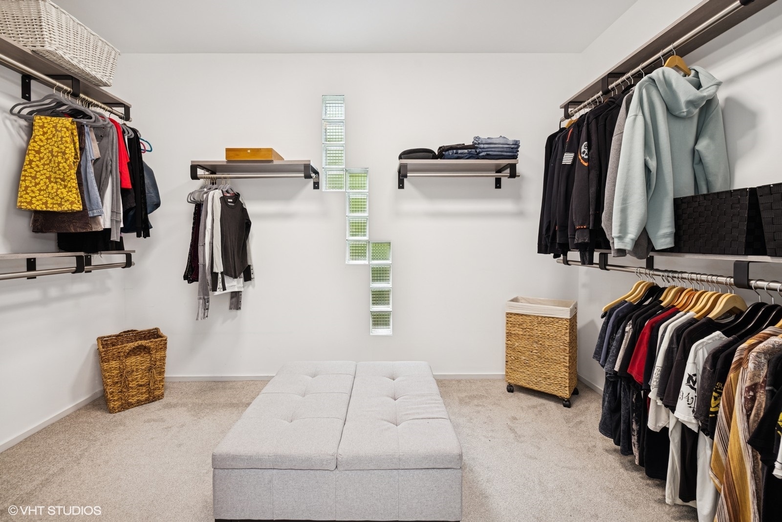 Crystal Lake, Illinois 60012, United States, 3 Bedrooms Bedrooms, ,4 BathroomsBathrooms,Residential,Active,181836