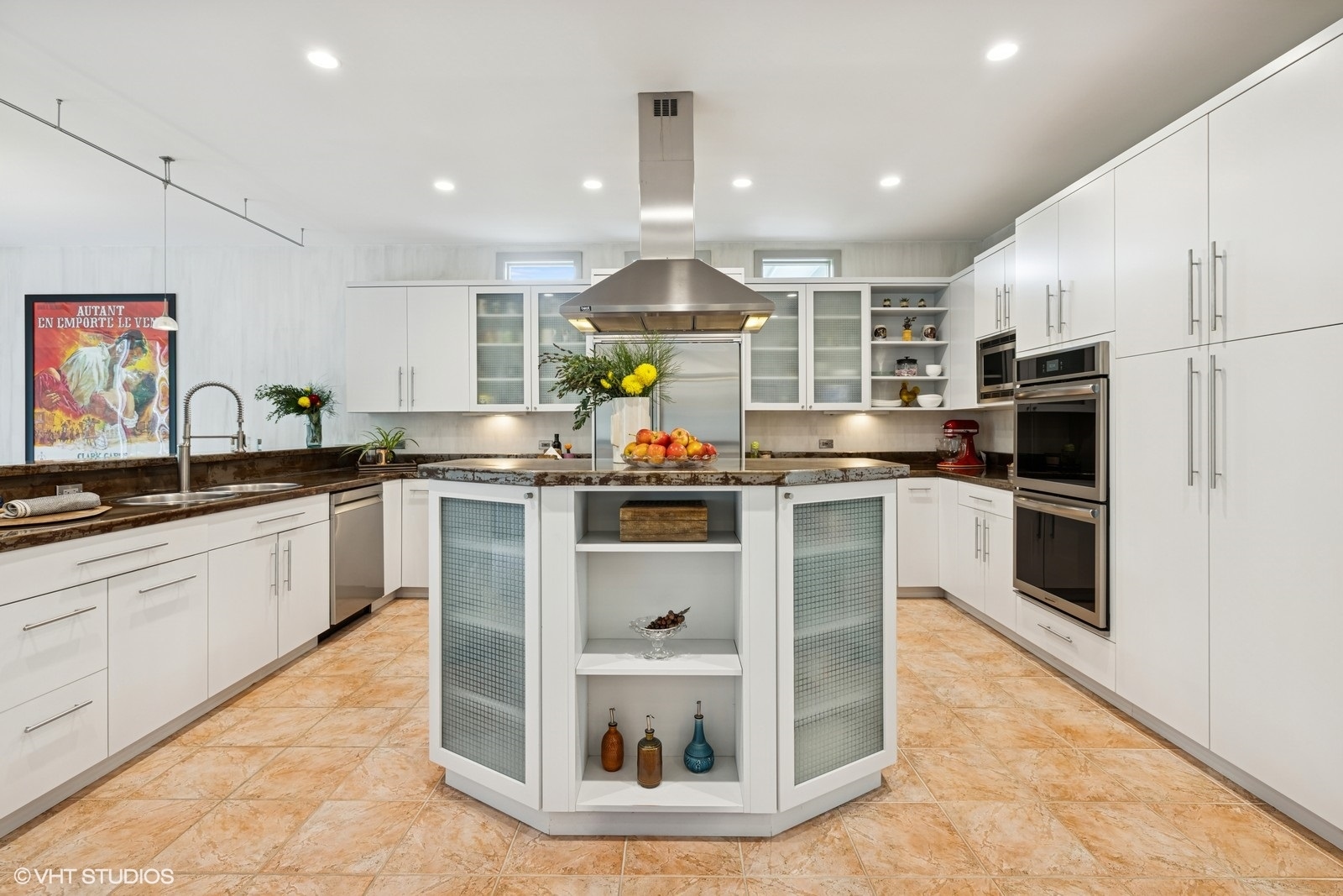 Crystal Lake, Illinois 60012, United States, 3 Bedrooms Bedrooms, ,4 BathroomsBathrooms,Residential,Active,181836