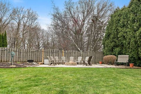 Tiny photo for 200 Lake Drive, Algonquin, IL 60102 (MLS # 12609836)