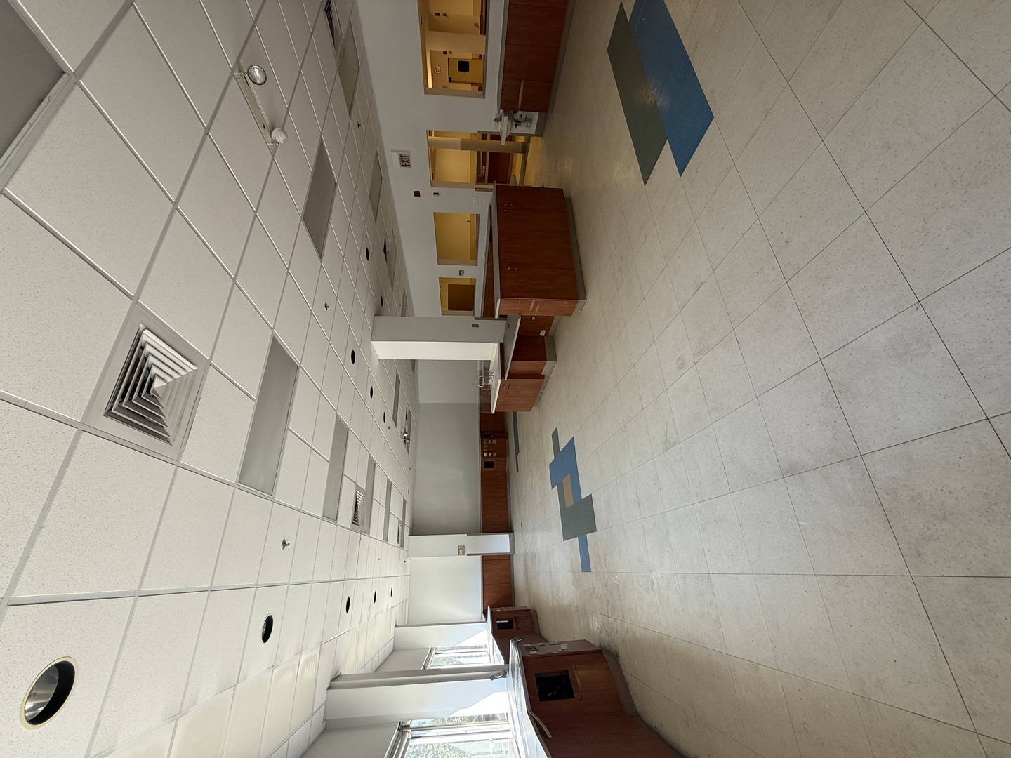 3145 N Lincoln Avenue