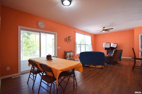 Tiny photo for 18562 E HILL Street, Mt Vernon, IL 62864 (MLS # EB459703)