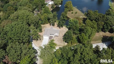 Tiny photo for 18562 E HILL Street, Mt Vernon, IL 62864 (MLS # EB459703)