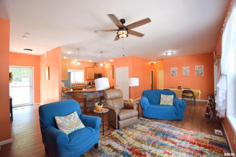 Tiny photo for 18562 E HILL Street, Mt Vernon, IL 62864 (MLS # EB459703)