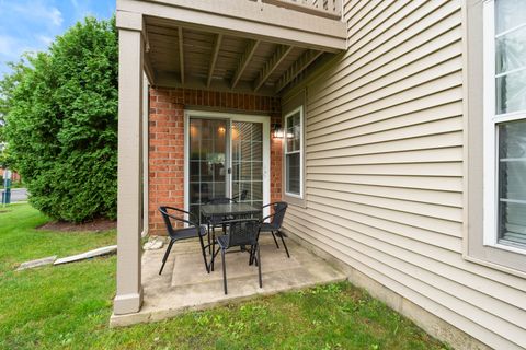 Tiny photo for 130 Crest Wood Court #1, Schaumburg, IL 60195 (MLS # 12476752)