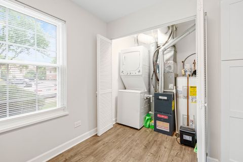 Tiny photo for 130 Crest Wood Court #1, Schaumburg, IL 60195 (MLS # 12476752)