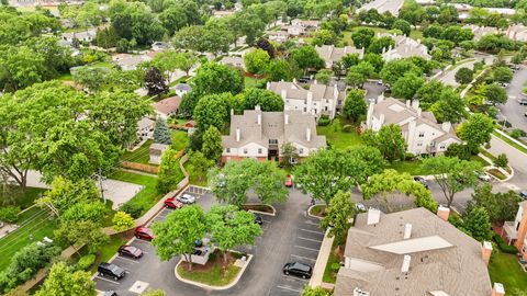 Tiny photo for 130 Crest Wood Court #1, Schaumburg, IL 60195 (MLS # 12476752)