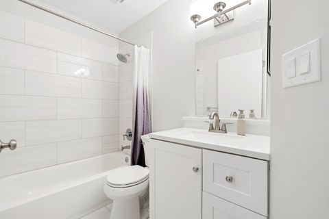Tiny photo for 130 Crest Wood Court #1, Schaumburg, IL 60195 (MLS # 12476752)