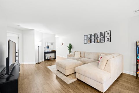 Tiny photo for 130 Crest Wood Court #1, Schaumburg, IL 60195 (MLS # 12476752)