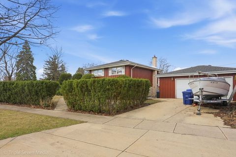 Tiny photo for 492 1st Avenue, Des Plaines, IL 60016 (MLS # 12603152)