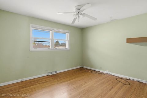 Tiny photo for 492 1st Avenue, Des Plaines, IL 60016 (MLS # 12603152)