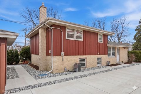 Tiny photo for 492 1st Avenue, Des Plaines, IL 60016 (MLS # 12603152)