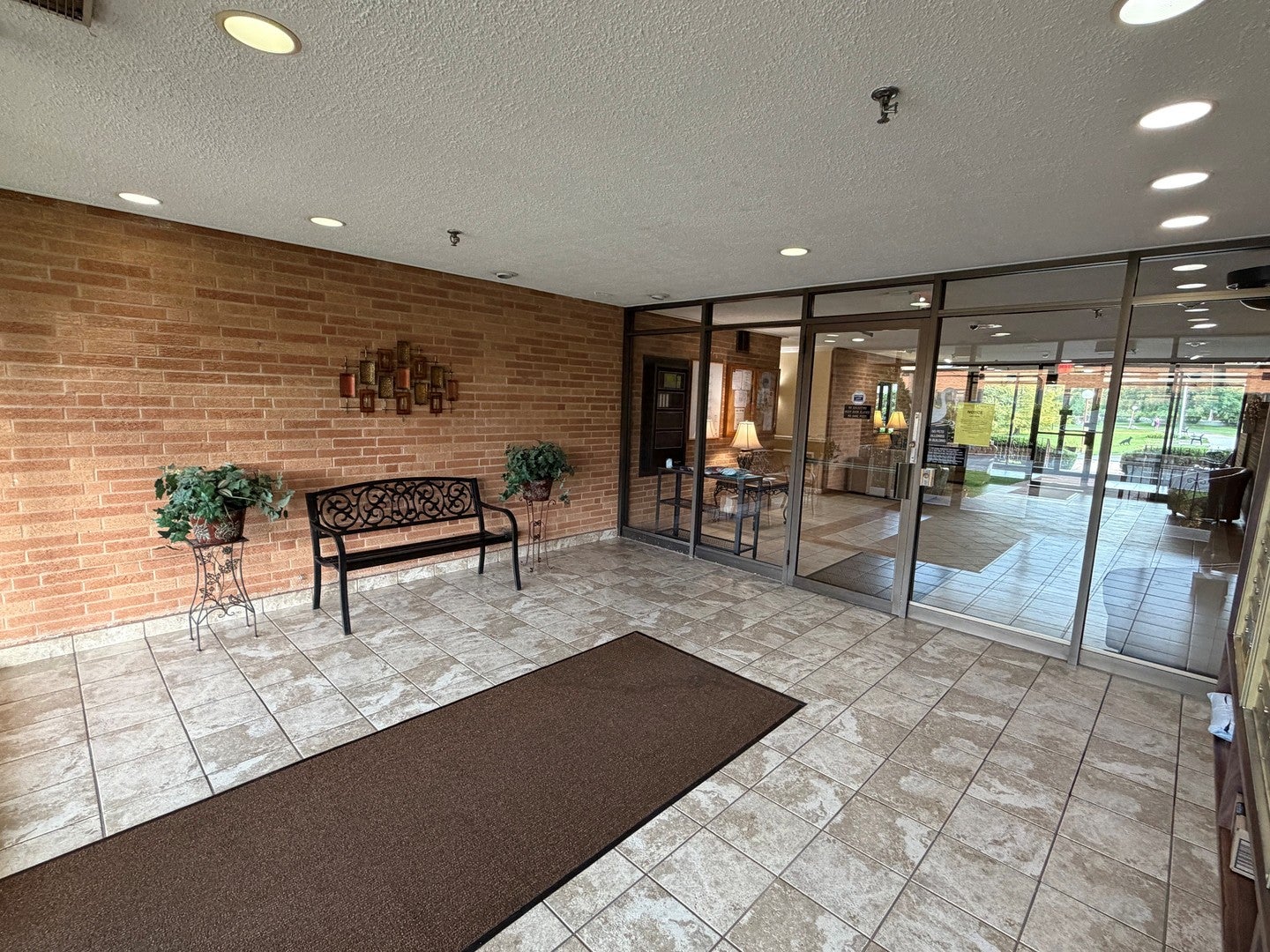 1717 W crystal Lane 712