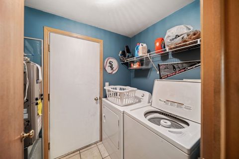 Tiny photo for 16435 Club Court, Crest Hill, IL 60403 (MLS # 12583637)