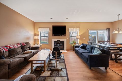 Tiny photo for 16435 Club Court, Crest Hill, IL 60403 (MLS # 12583637)