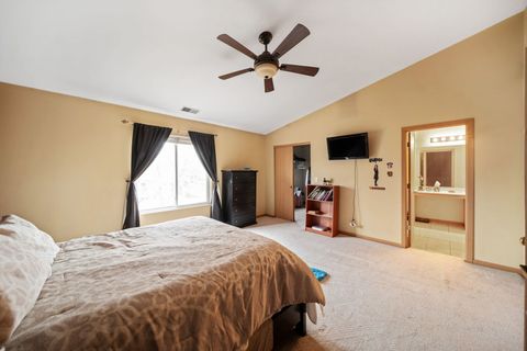 Tiny photo for 16435 Club Court, Crest Hill, IL 60403 (MLS # 12583637)