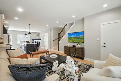 Photo of 4055 S Ellis Avenue, Chicago, IL 60653 (MLS # 12530333)