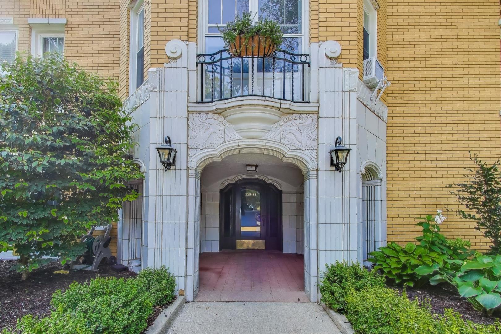 227 N Grove Avenue 1