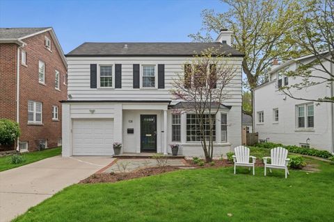 Photo of 108 17th Street, Wilmette, IL 60091 (MLS # 12557177)