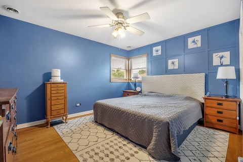 Tiny photo for 952 W Grant Drive, Des Plaines, IL 60016 (MLS # 12745344)