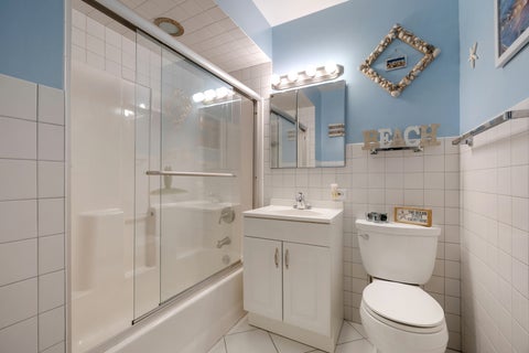 Tiny photo for 952 W Grant Drive, Des Plaines, IL 60016 (MLS # 12745344)
