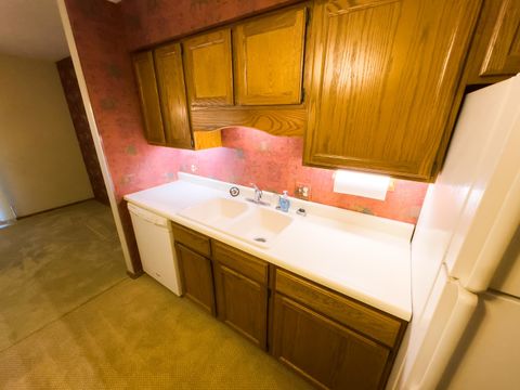 Tiny photo for 406 Carol Court #B2, Pontiac, IL 61764 (MLS # 12466199)