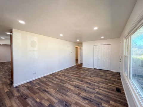 Tiny photo for 2814 Cardinal Drive, Rolling Meadows, IL 60008 (MLS # 12591536)