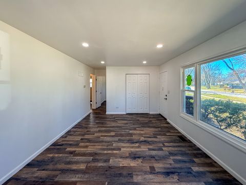 Tiny photo for 2814 Cardinal Drive, Rolling Meadows, IL 60008 (MLS # 12591536)