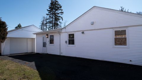 Tiny photo for 2814 Cardinal Drive, Rolling Meadows, IL 60008 (MLS # 12591536)