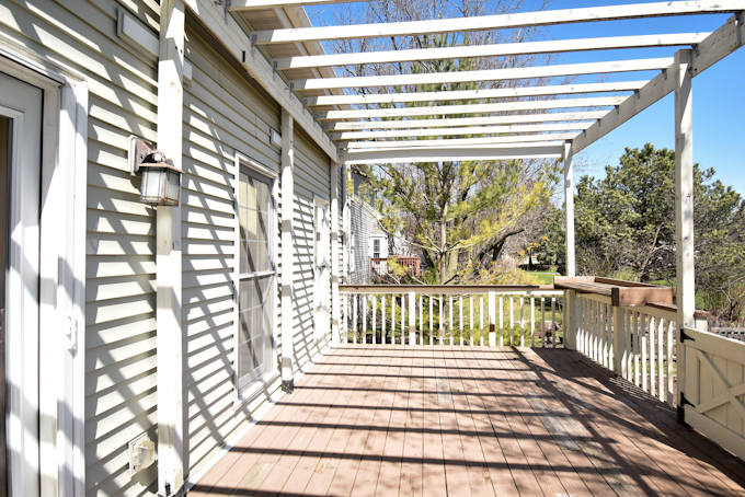 335 Colonial Circle