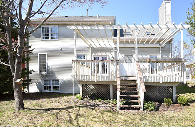 335 Colonial Circle