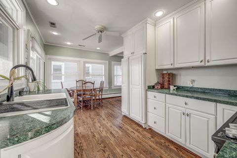 Tiny photo for 731 Western Avenue, Glen Ellyn, IL 60137 (MLS # 12552047)