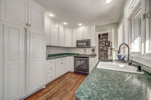 Tiny photo for 731 Western Avenue, Glen Ellyn, IL 60137 (MLS # 12552047)