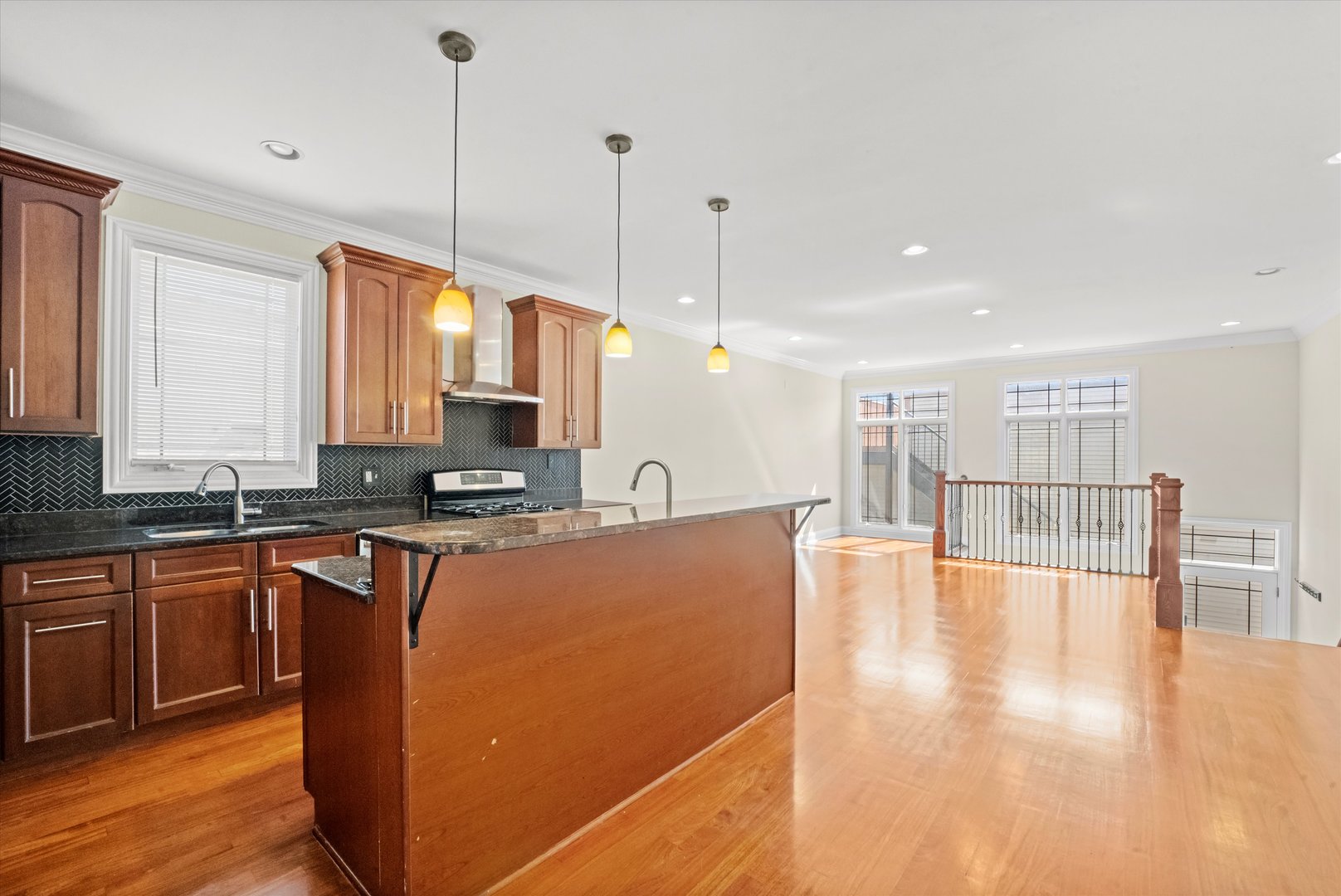 2415 W Palmer Street