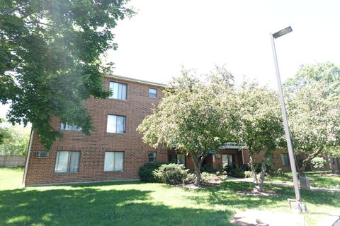 Photo of 1303 N Winslowe Drive #203, Palatine, IL 60074 (MLS # 12701020)