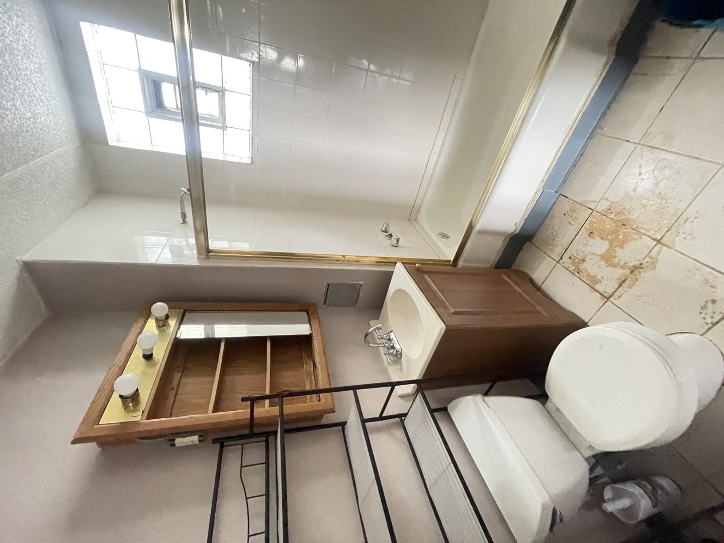 2512 W 45th Place