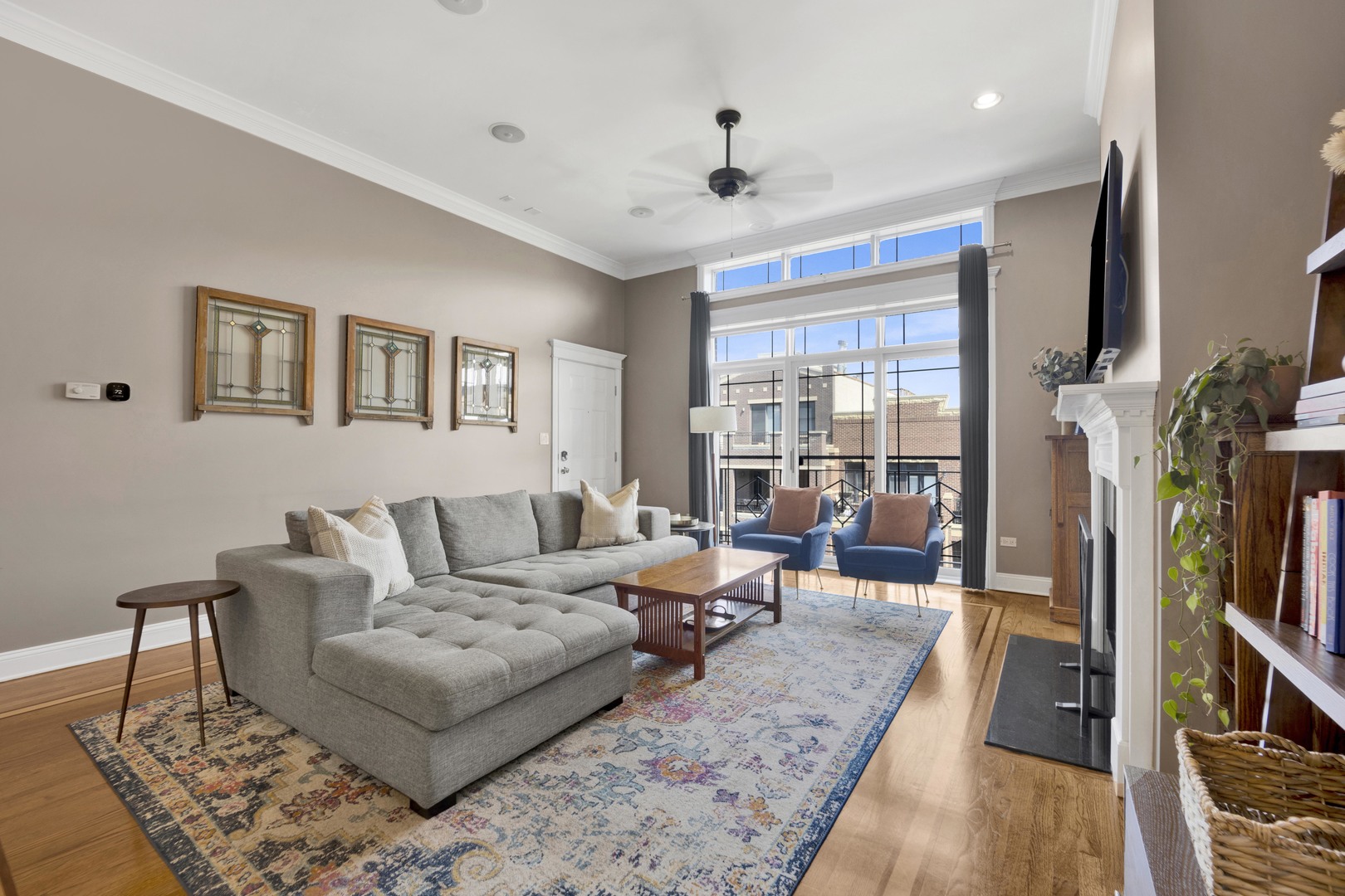 2049 W Belmont Avenue 4