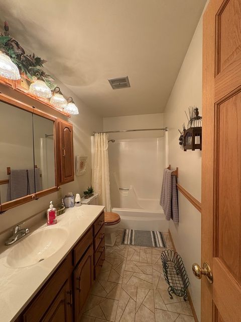 Tiny photo for 753 Fort Street, Ottawa, IL 61350 (MLS # 12428114)