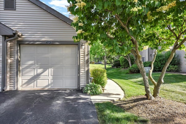 329 GRISSOM CT # 329, HOFFMAN ESTATES, IL 60169 - Image 048184fb3b2b4a262cf98ea5ffe92f39/1990286998
