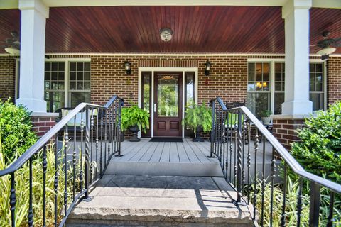 A home in Hickory Hills