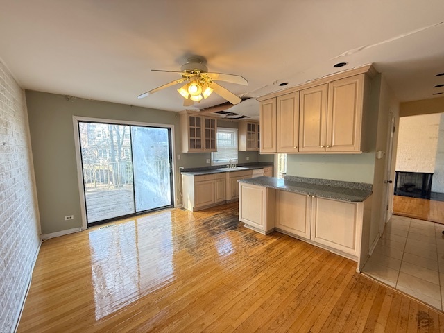 19W147 Avenue Royal
