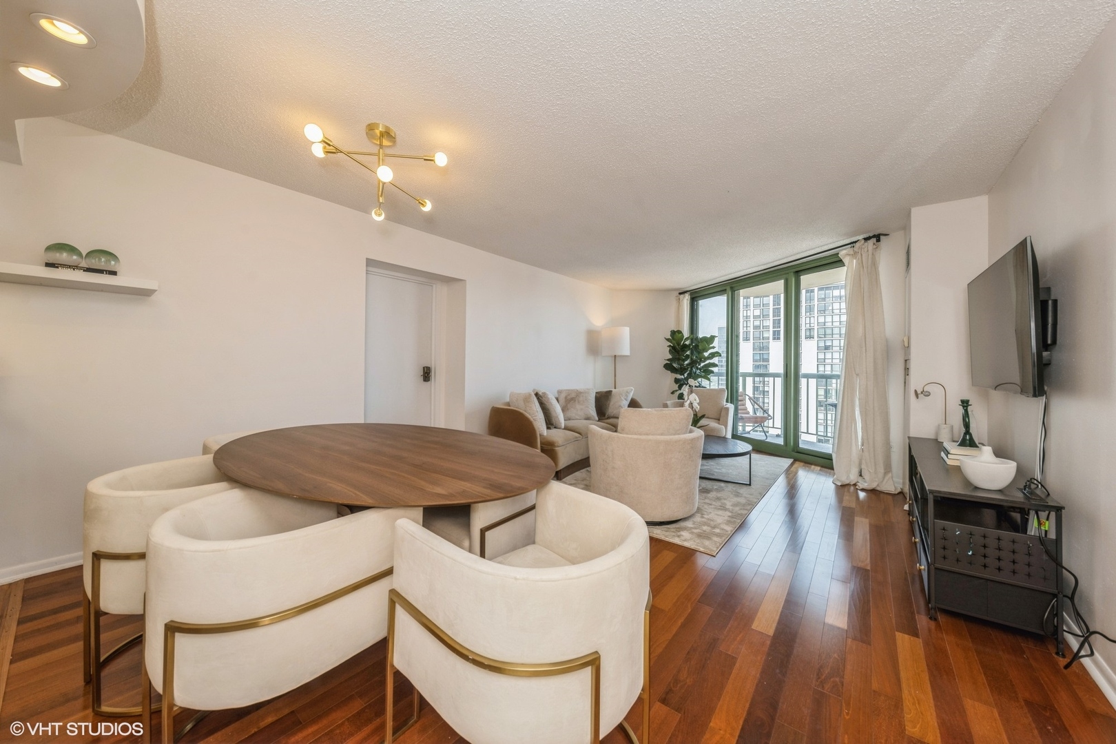 111 W Maple Street 2803