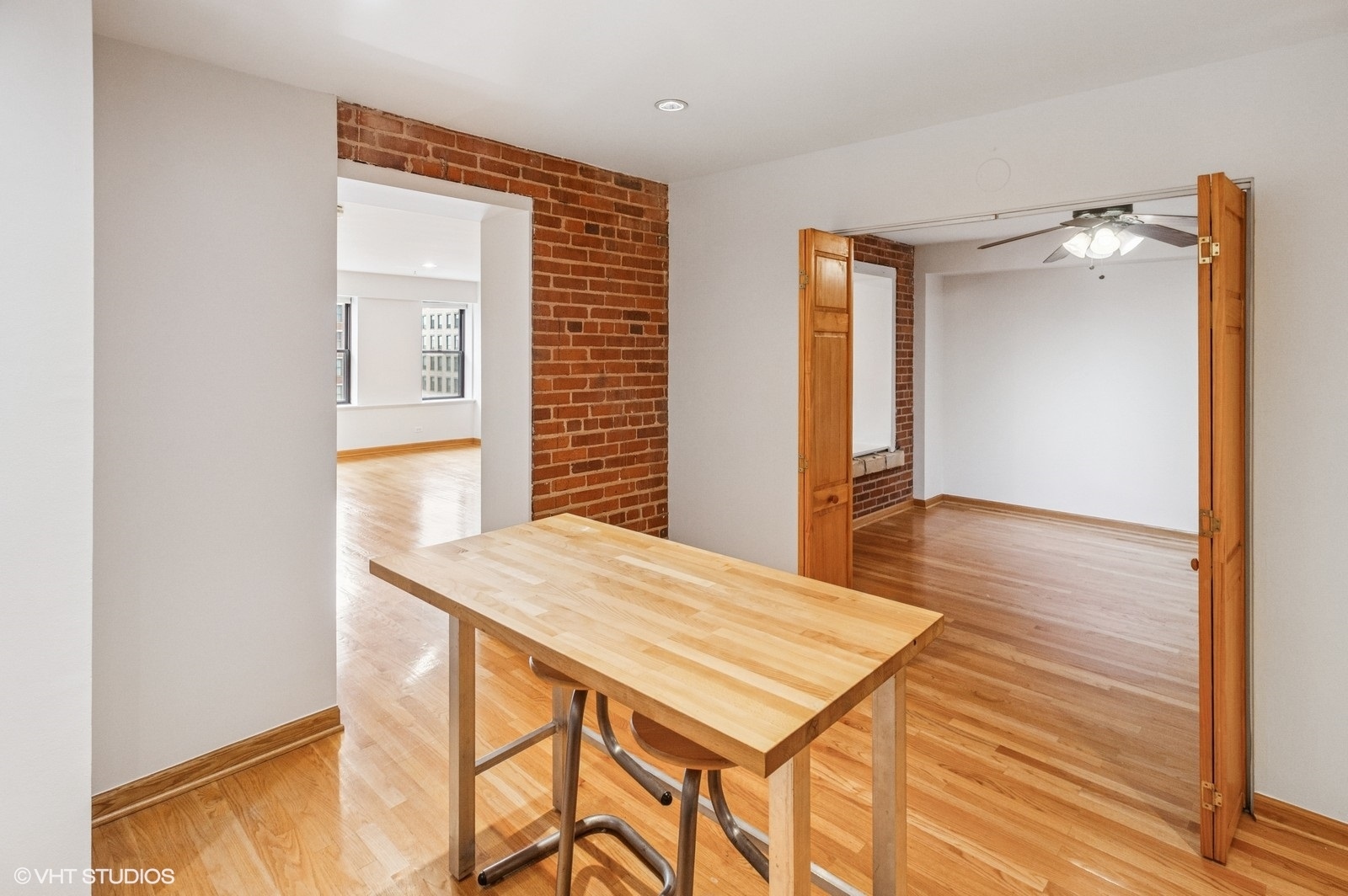 40 E 9th Street 903