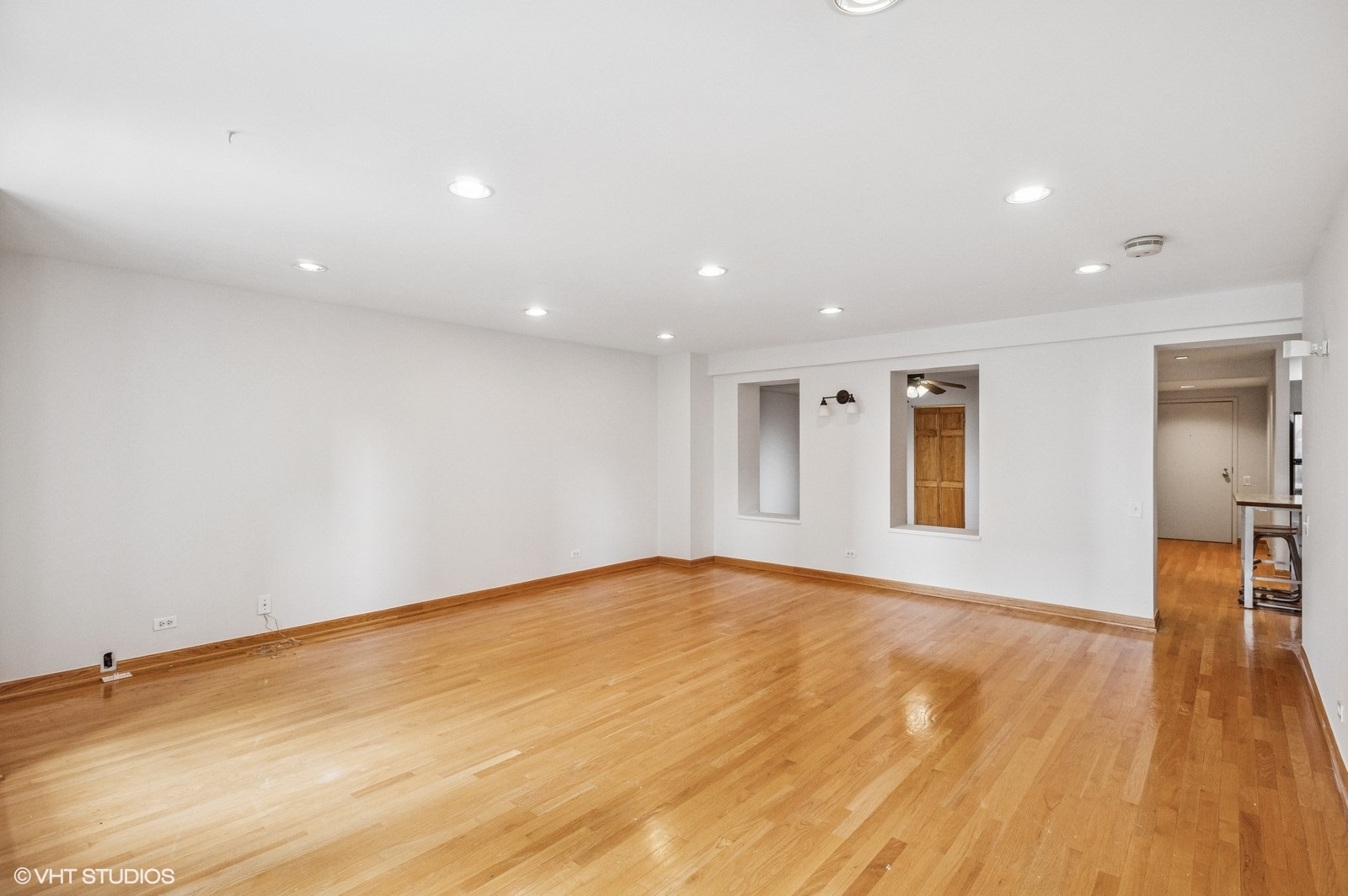 40 E 9th Street 903